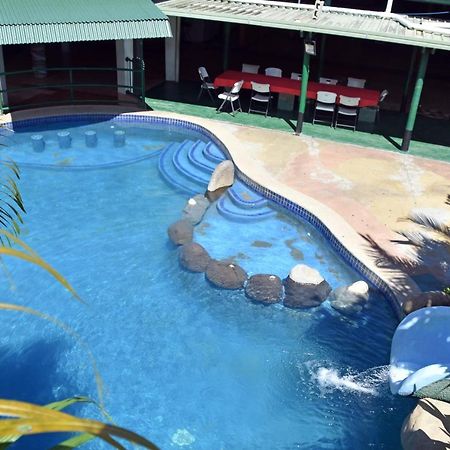 Grand Melanesian Hotel Нади Екстериор снимка