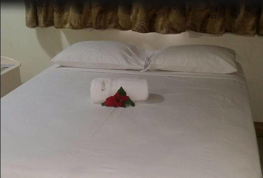 Grand Melanesian Hotel Нади Екстериор снимка