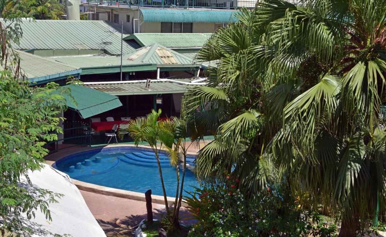 Grand Melanesian Hotel Нади Екстериор снимка